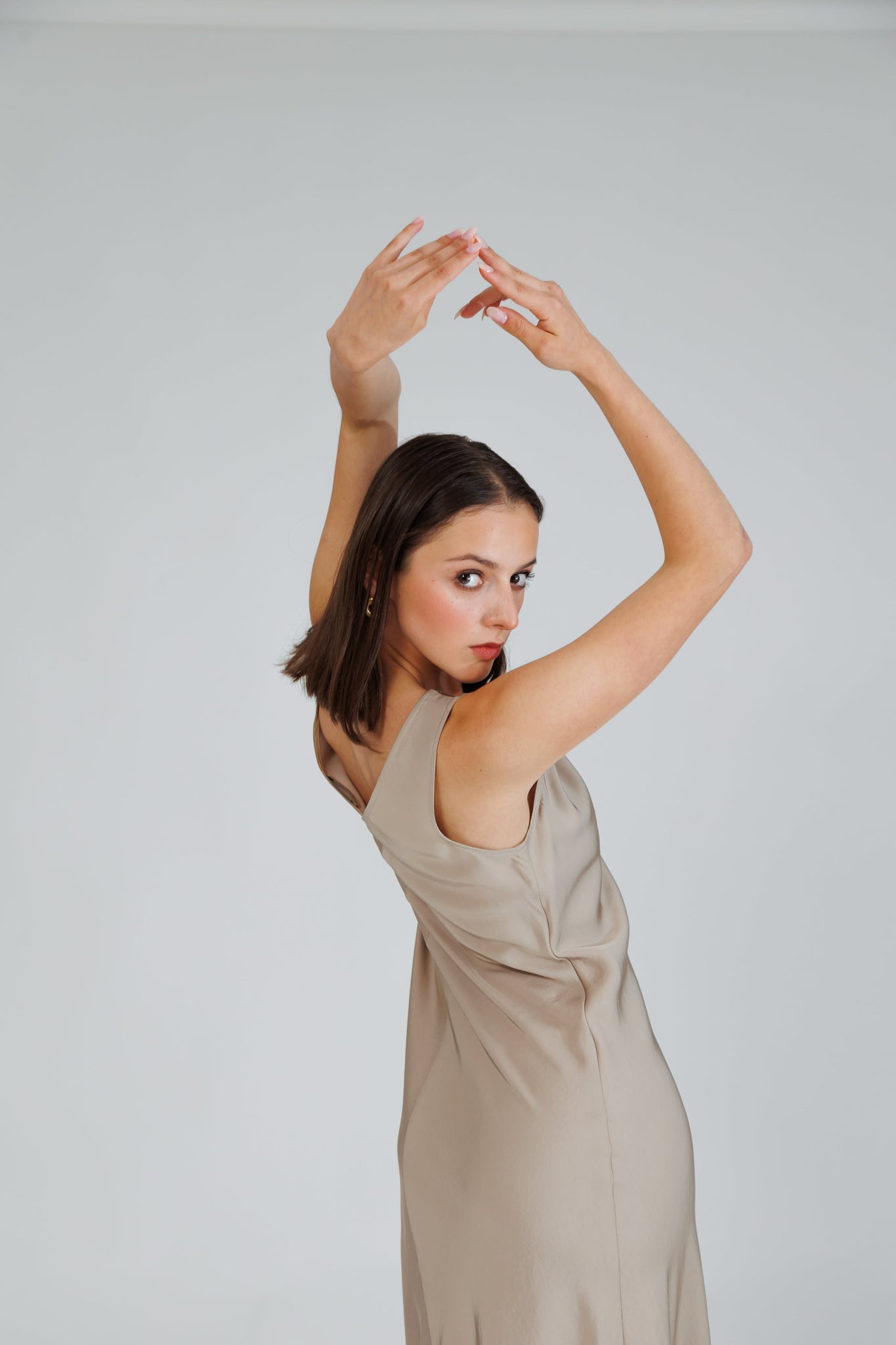 NIXIE DRESS IN ICY LATTE - interlue