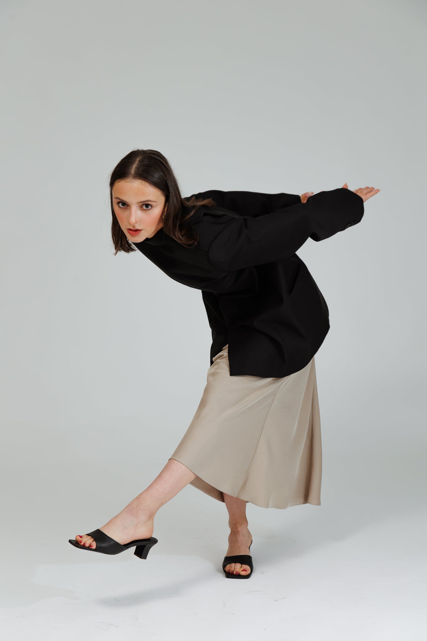 NIXIE DRESS IN ICY LATTE - interlue