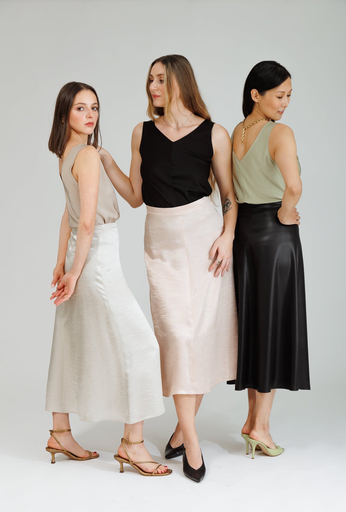 NIXIE TOP IN BLACKOUT - interlue