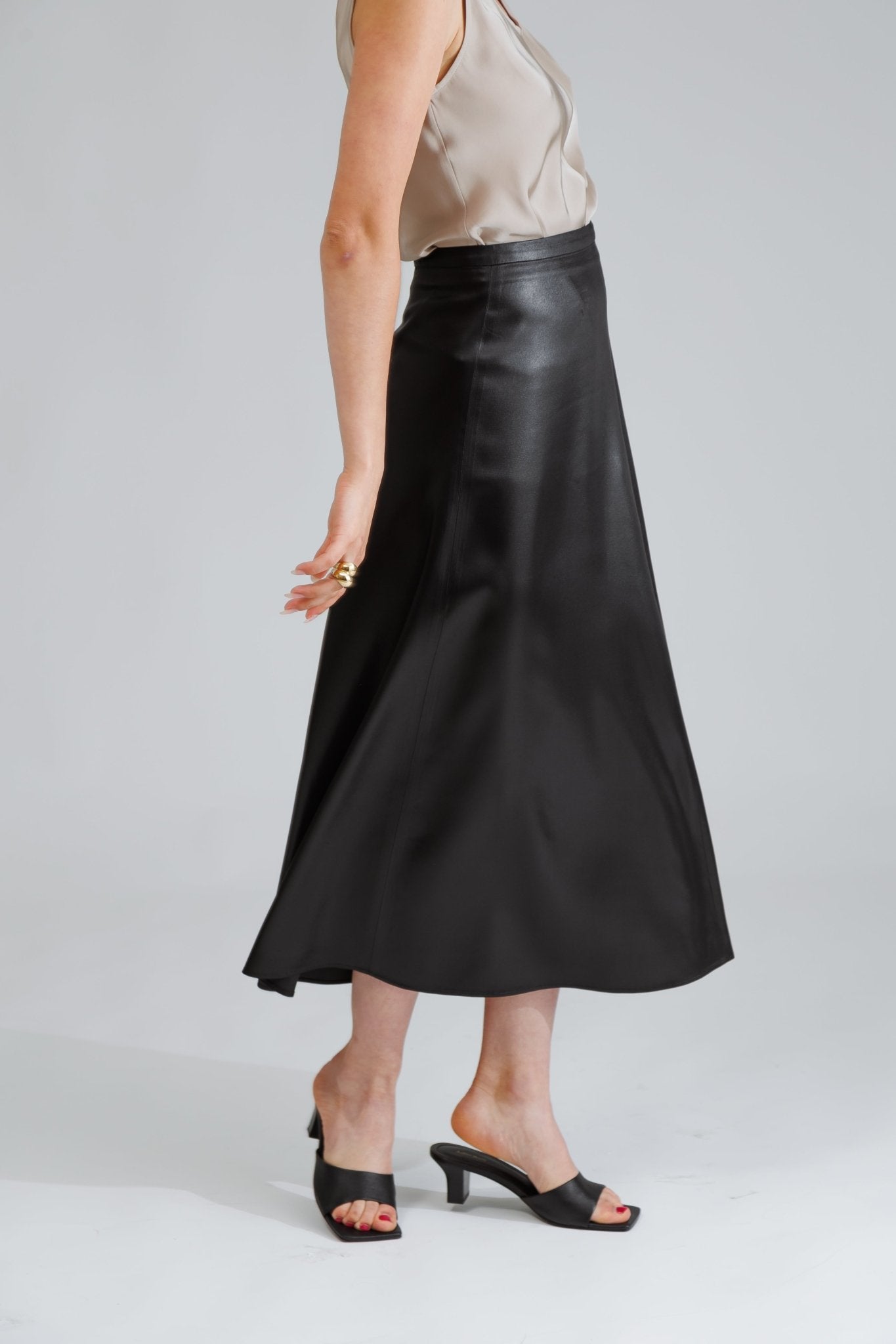 NATI SKIRT IN BLACK LEATHER - interlue