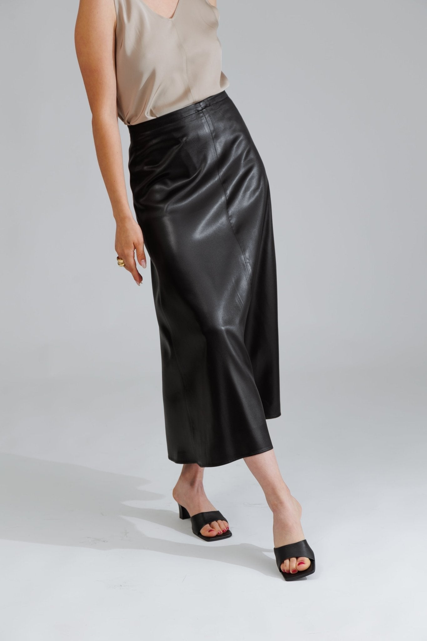 NATI SKIRT IN BLACK LEATHER - interlue